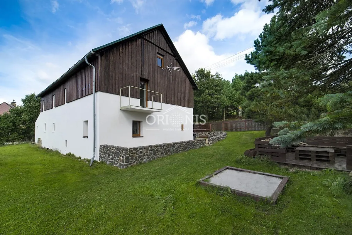 Prodej chalupy 380 m², pozemek 461 m²